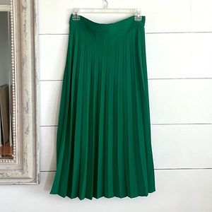 Factory Banana Republic Green Pleated Skirt Size XS